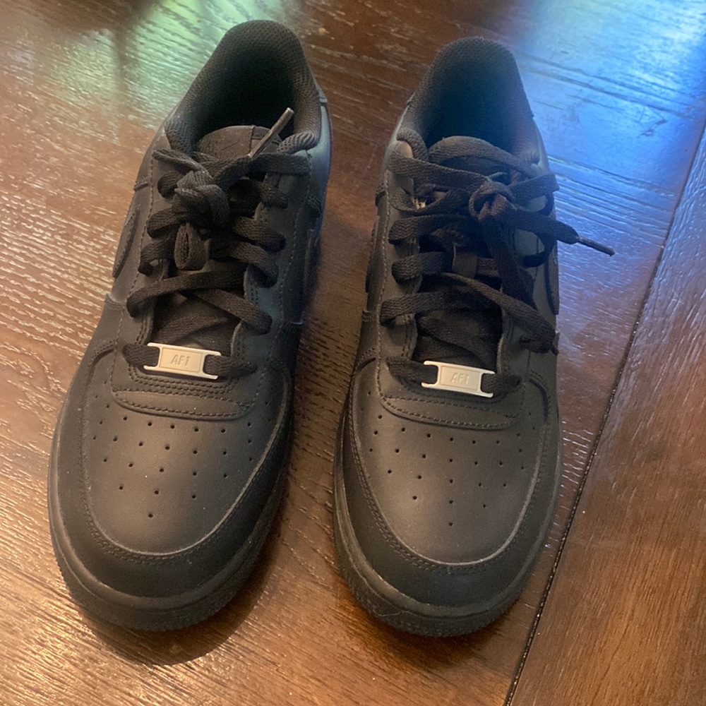 Black 7Y Air Force Ones